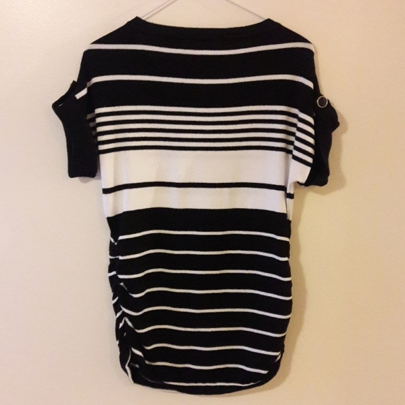 Roz & Ali Black-White Sweater - Picture 4 of 7